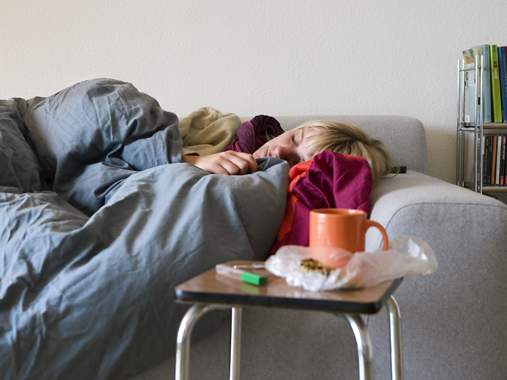 Immer mehr Personen in der Schweiz liegen mit einer Grippe im Bett