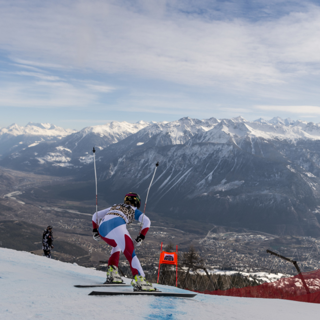 Damen Abfahrt Crans Montana / Live Die Damen Abfahrt In