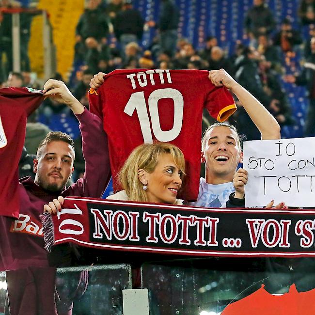 Roma-Fans bekunden ihre Unterstützung für Identifikationsfigur Francesco Totti