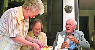 Zusammen geniessen. Die Lust aufs Essen kommt mit der Geselligkeit.   