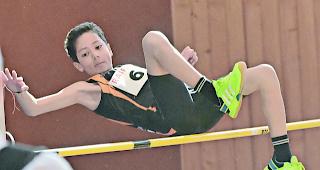 Stilsicher. Sicher dr&uuml;ber, die Hochsprung-Latte bleibt oben.  