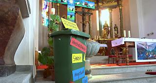 In der Pfarrkirche von Turtmann kann man noch bis Ostern seinen seelischen Abfall entsorgen.