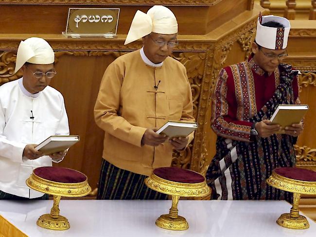 Htin Kyaw als Präsident in Myanmar vereidigt 1815.ch