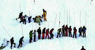 Lawinentod. 33 Personen starben 2015 in der Schweiz den Weissen Tod. 