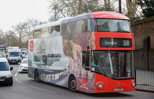 Der Wallis-Bus bringt die idyllische Natur des Rhonetals und das Mountainbiking in die britische Grossstadt London.