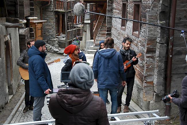 Insgesamt waren drei Kameras gleichzeitig im Einsatz um die Band in Szene zu setzen. 