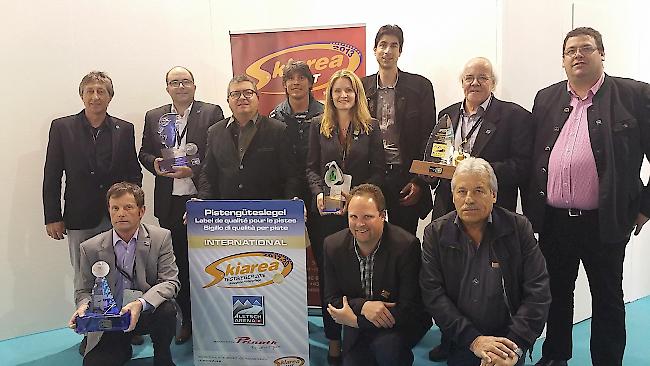 Die Gewinner der Awardverleihung:
Hintere Reihe (v.l.n.r.): Fernando Minnig, Valentin König, Marco Tacchella, Michael Salzgeber, Monika König-Gottsponer, Iwan Eyholzer, Heinz Imhasly, André Eyholzer.
Vordere Reihe (v.l.n.r.): Franz Arnold, Mathias Lorenz, Franz-Josef Volken.