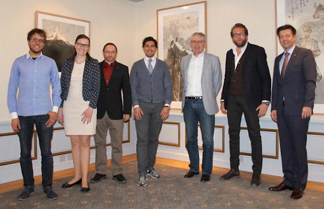 Der neue Vorstand des Hotelier Vereins Zermatt (von links): Marc Biner, Corinne Julen, Florian Julen (neuer Präsident), Sebastian Metry (neuer Vizepräsident), Christoph Kalbermatter, Daniel F. Lauber, Rafael Biner.