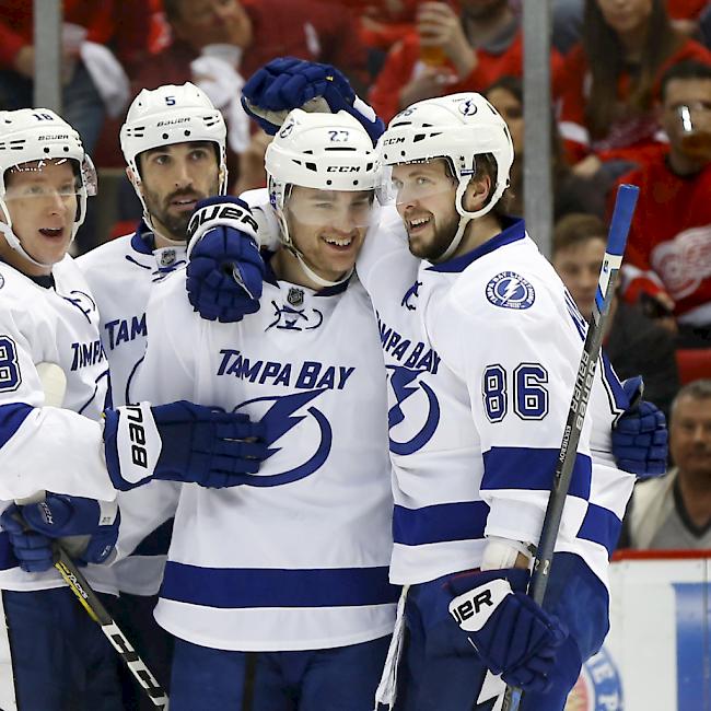 Holten mit Joel Vermin und Tanner Richard zwei Schweizer Spieler aus dem AHL-Farmteam in die NHL: die Tampa Bay Lightning