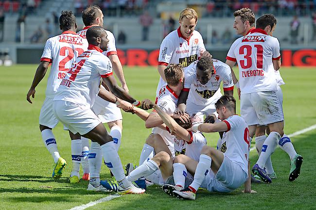 Jubelnde Spieler des FC Sitten. Auch über die Europa-League-Quali im Herbst?