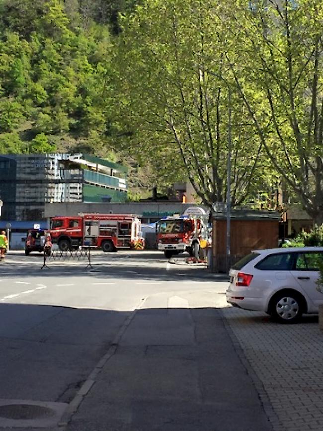 Löschfahrzeuge im Einsatz.