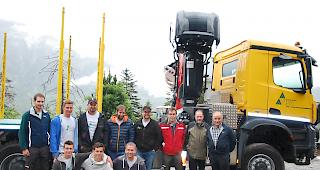 Das Team des Forstbetriebs Visp und Umgebung rund um Kassier Martin Heldner, Pr&auml;sident Sigfried Bellwald und Revierf&ouml;rster Martin Imesch. (v.r.)