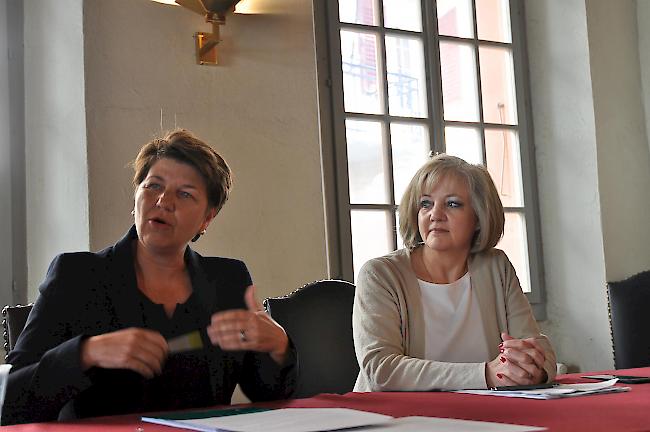 Vertreterinnen aus dem Oberwallis. CVP-Nationalrätin Viola Amherd (links) und die Zermatter Gemeinderätin Iris Kündig Stoessel von der FDP.