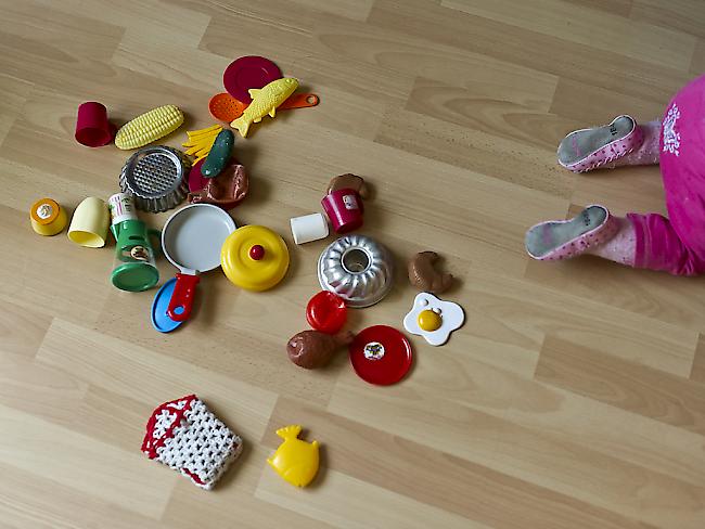 Beziehen Eltern Sozialhilfe, haben ihre Kinder nicht mehr unbedingt Anspruch auf ein eigenes Zimmer. Das halten die revidierten Empfehlungen zur Sozialhilfe fest. (Symbolbild)