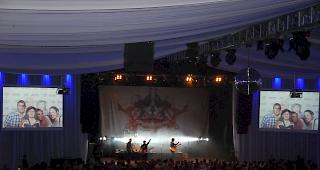 Die Schweizer Band &laquo;77 Bombay Street&raquo; heizte dem Publikum ordentlich ein. 