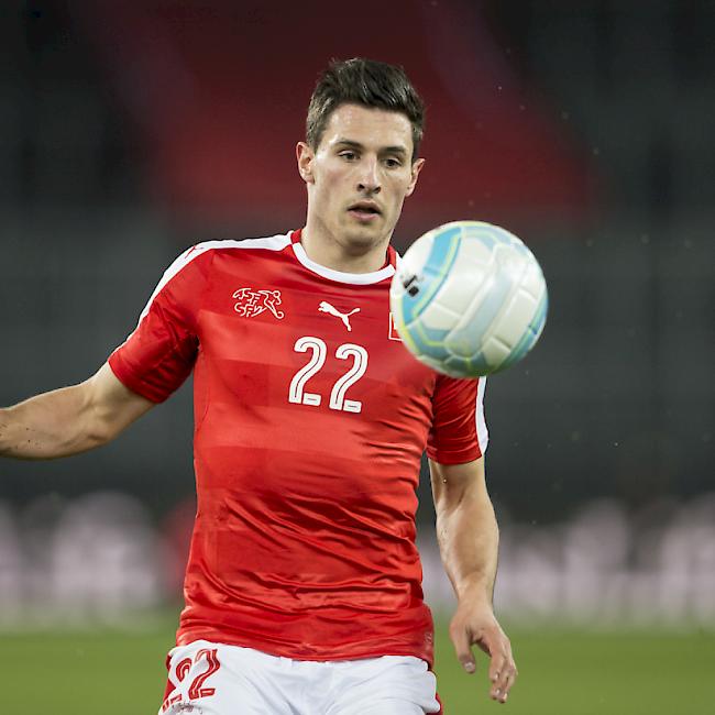 Fabian Schär ist am zweiten Trainingstag der Schweizer Nationalmannschaft beim EM-Vorbereitungscamp in Lugano verletzt ausgefallen