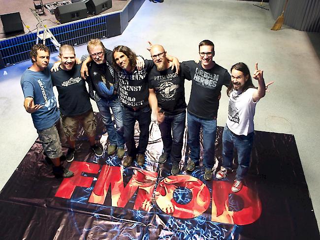 Thrash-Metal-Jungs. FMOD-Gründungsmitglied und Drummer Sven Imsand, Gitarrist Roger «Oscho» Jossen, Bassist Gilbert «Speedy» Jossen, Rolf Studer, Gründervater und Gitarrist, Gast-Sänger Fredy Salzmann, Daniel Kalbermatter, Gast-Bassist und Michael Andenmatten, FMOD-Frontmann der ersten Stunde (von links).