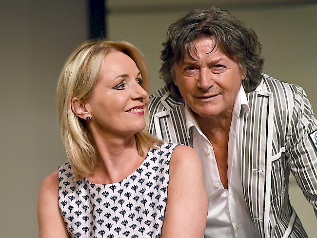 Der schweizerisch-deutsche Schauspieler Herbert Herrmann und seine Lebens- und Bühnenpartnerin Nora von Collande in ihrem neuesten Boulevard-Stück "Anderthalb Stunden zu spät", in dem es ums Altern geht. Herrmann sieht