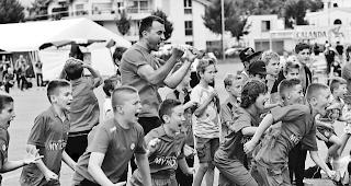 Impressionen. Der Jubel des Turniersiegers Banja Luka (ganz oben), Brig-Naters als bestklassierte Oberwalliser Mannschaft (Mitte) sowie umk&auml;mpftes Duell im Final. Diverse Spiele wurden erst via Penaltyschiessen entschieden. 