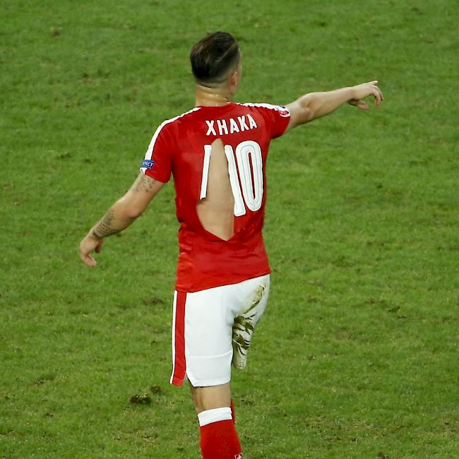 Die zerfetzten Trikots der Schweizer Spieler (hier Granit Xhaka) im Spiel gegen Frankreich sorgten für viel Gesprächsstoff