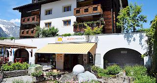 Seit 2011 schreibt die Konsumgenossenschaft Ernen-Binn-Lax rote Zahlen. Im Bild: das Ladenlokal in Ernen.