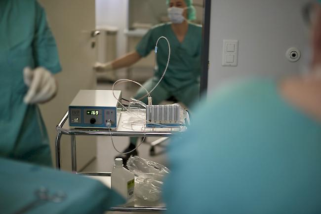 Gemäss Experten wäre ein Zusammenschluss der Kardiologie und Herzchirurgie in einem gemeinsamen Zentrum ein Vorteil für die Entwicklung dieser Bereiche im Wallis.