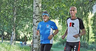 Klaus Schmidt (links) und Remo Jordan waren an s&auml;mtlichen Zermatt Marathons dabei.