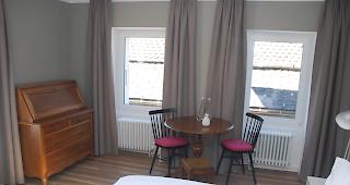 Authentisch. Eines der acht individuell eingerichteten Zimmer.