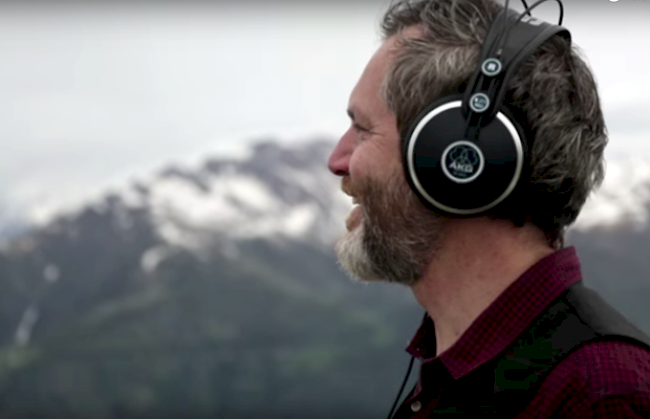 Gelungener Videoclip: Jean-Marc Briand in den Walliser Bergen.