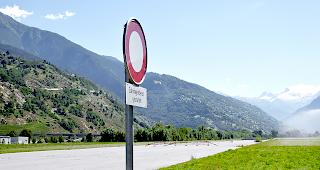 Fahrverbot &ndash; der &ouml;stliche Teil des Flugplatzes darf nur noch in Ausnahmef&auml;llen genutzt werden.