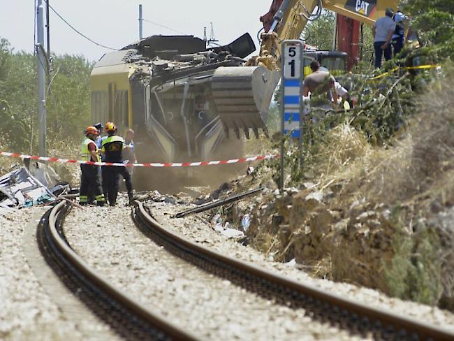 Nach dem schweren Zugunglück in Italien hat nun die Justiz die Ermittlungen zur Unfallursache aufgenommen. Diese richten sich auch auf das Personal der Bahnbetreiberin. (Archiv)