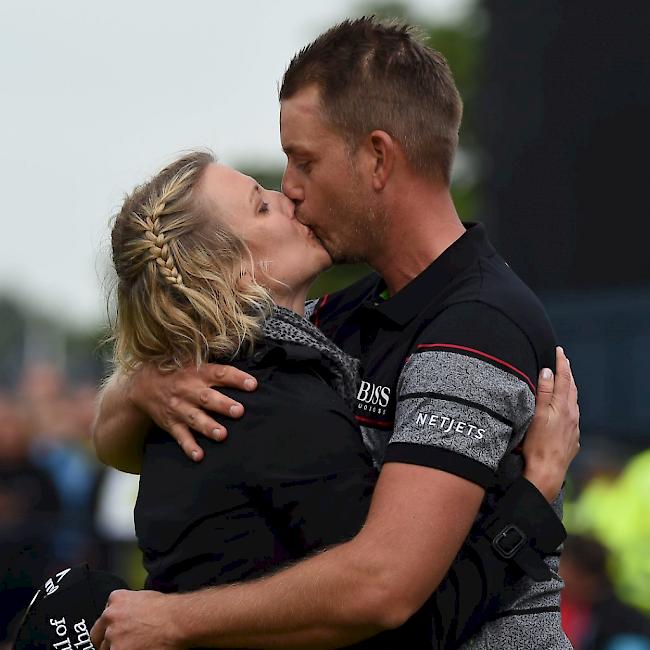 Henrik Stenson Kuss des Glücks mit seiner Frau Emma Löfgren