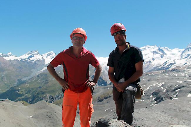 Beat Locher, Mitinhaber der Unternehmung «Schteimüürini» und Jacques Schnidrig, Polier bei der Ulrich Imboden AG leiten die Baustelle am Matterhorn. 