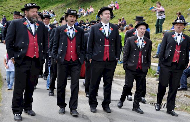 Der Jodlerklub Ahori aus Glis untermalte den Umzug musikalisch.