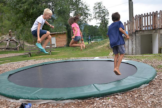 Luftige Höhen können dank dem Bodentrampolin erreicht werden.