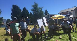 Tradition und viele Zuschauer am &Auml;lplerfest auf der Riederalp.