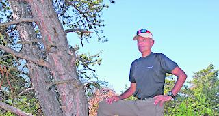 Draussen. &laquo;Ich bin extrem gerne in der Natur&raquo;, sagt Armin Mathieu und schw&auml;rmt von seinem Arbeitsort Pfynwald. 