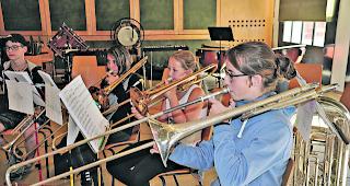 Brass Ensemble. Die Posaunenspielerinnen geben alles.  