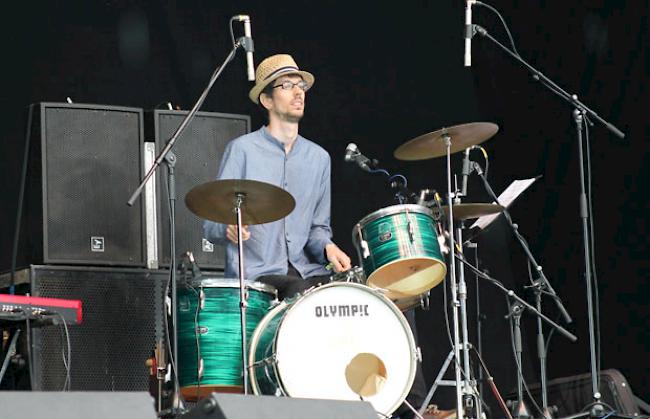 Martin Venetz am Schlagzeug.