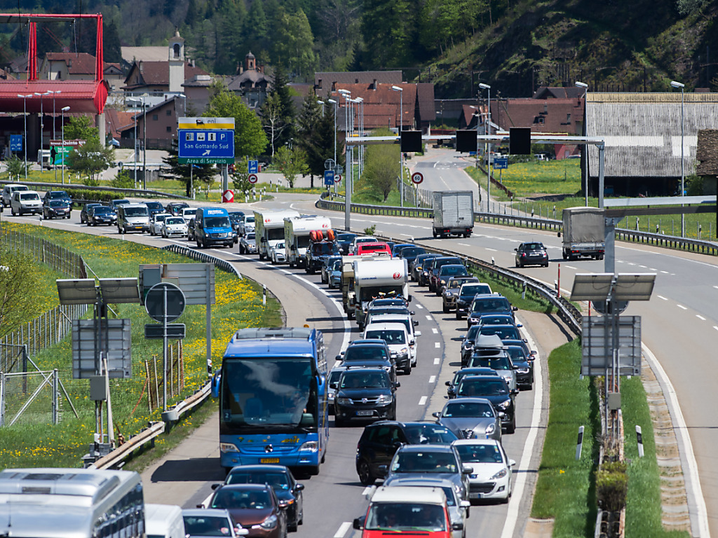 Gotthard Tunnel Stau