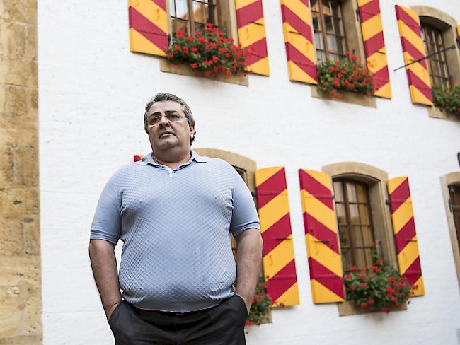 Der ehemalige Präsident von Neuchâtel Xamax, Bulat Tschagajew, erscheint zum Prozess auf dem Schloss in Neuenburg