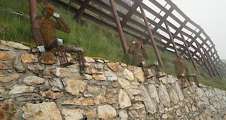 Noch sitzen die CO2-Affen von Edelbert W. Bregy auf der Belalp. F&uuml;r die Zeit danach hofft der K&uuml;nstler, einen guten Platz f&uuml;r sein Werk zu finden.