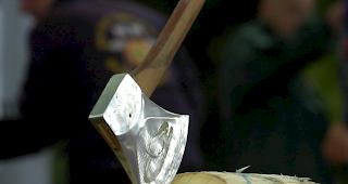 Der Mann hatte im Juli 2014 auf offener Strasse in Martinach mit einer Axt mehrmals auf den Kopf einer rund 70-j&auml;hrigen Frau eingeschlagen. (Symbolbild)