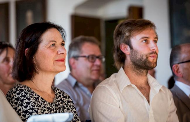 Nicolas Steiner neben Staatsrätin Esther Waeber-Kalbermatten. Die Preisübergabe fand heute im Rittersaal des Stockalperschlosses in Brig statt.