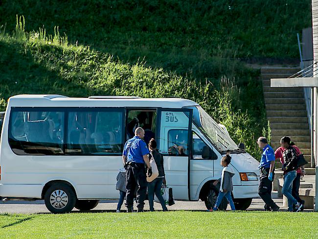 750 Rückführungen wie diese führten die Schweizer Grenzwächter in der ersten September-Woche im Tessin durch. (Archiv)