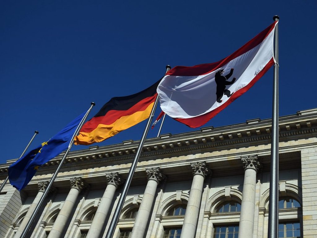 Regierungsparteien In Berlin Abgestraft SPD Bleibt Vorne 1815 ch