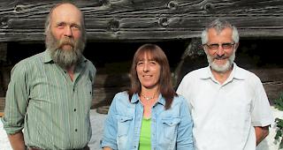 Leo Garbely, Karolin Wirthner und Roman Bernegger steigen f&uuml;r die Bewegung &laquo;Demokratisches Goms&raquo; in die Gemeinderatswahlen.