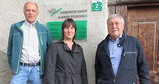 Armin Mathieu, Michela Caldana Mathieu und Beat Jost (von links) kandidieren zusammen f&uuml;r den Gemeinderat.