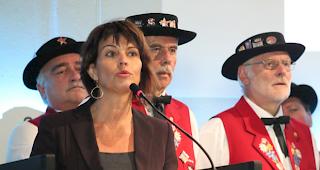 Bundesr&auml;tin Doris Leuthard dankt in ihrer Rede zum Schluss, dass man die &laquo;Landschaftsperlen der Schweiz&raquo; hier f&uuml;r &laquo;die Menschen aus dem Flachland&raquo; bewahren w&uuml;rde.