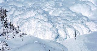 Bei einem Lawinenungl&uuml;ck im Unterwallis sind zehn Personen versch&uuml;ttet worden. 